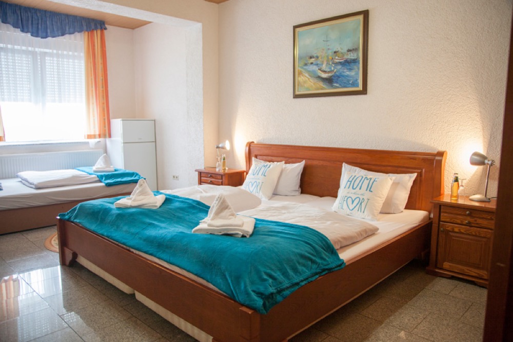 Zimmer im Hotel Atlantis mit Doppelbett